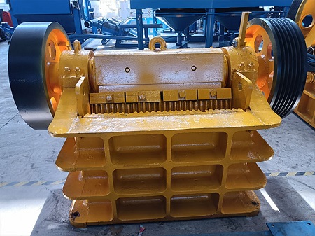 鄂式破碎机 硫化金选矿设备详解